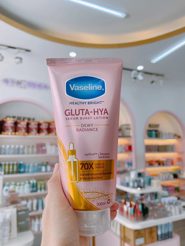VASELINE SDT Gluta-Hya Dưỡng Da Sáng Rạng Rỡ 300ML/12 Tuýp
