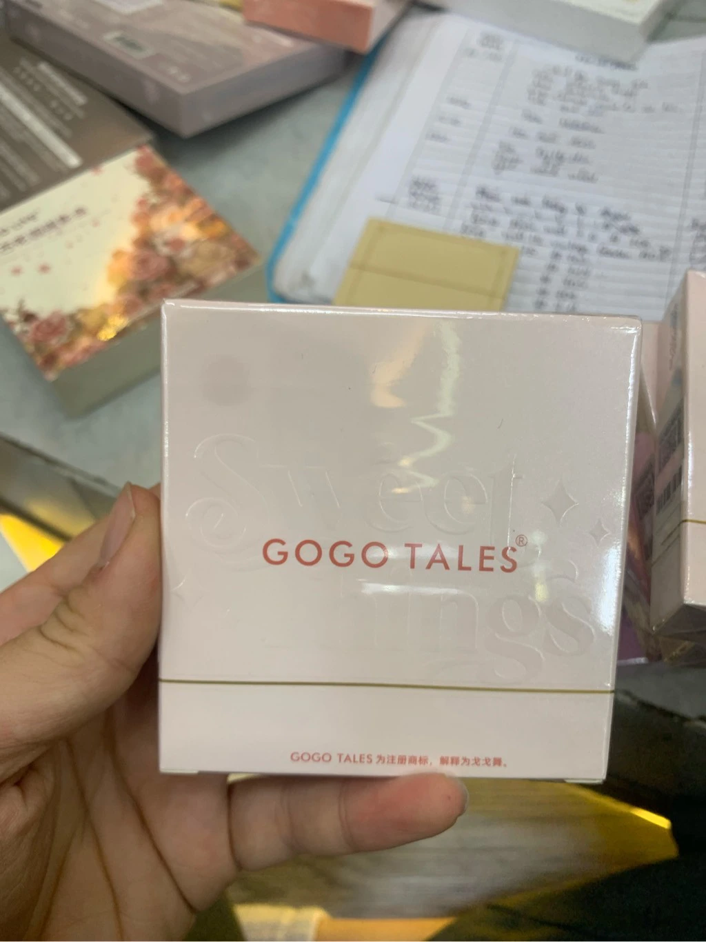 BẢNG MÁ HỒNG GOGO TALES 4 Ô #704 ( CTY - VAT )
